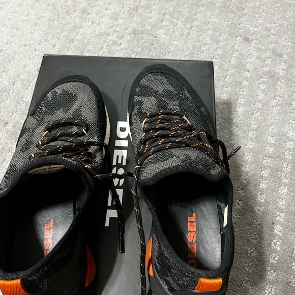 Diesel sneakers - Picture 3 of 5